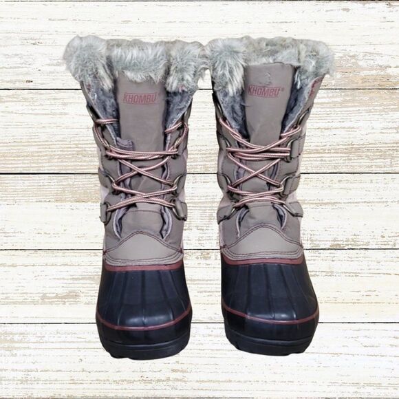 Khombu Tan Suede Black Rubber Duck Toe Women's Winter Snow Boots | Size 8 - Picture 1 of 4